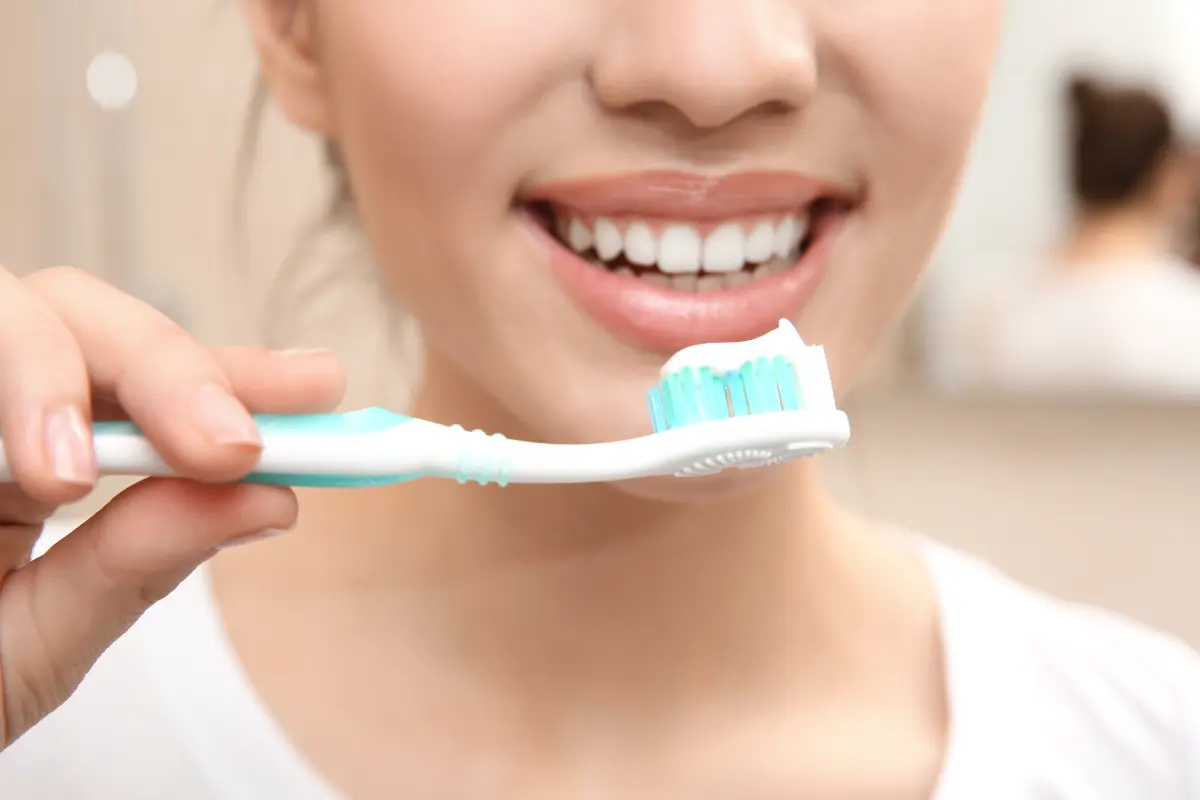 Cepillado dental como parte del cuidado estético de la sonrisa