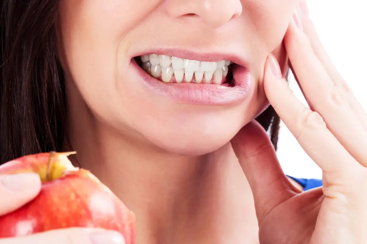 Sonrisa de paciente después de un tratamiento dental personalizado